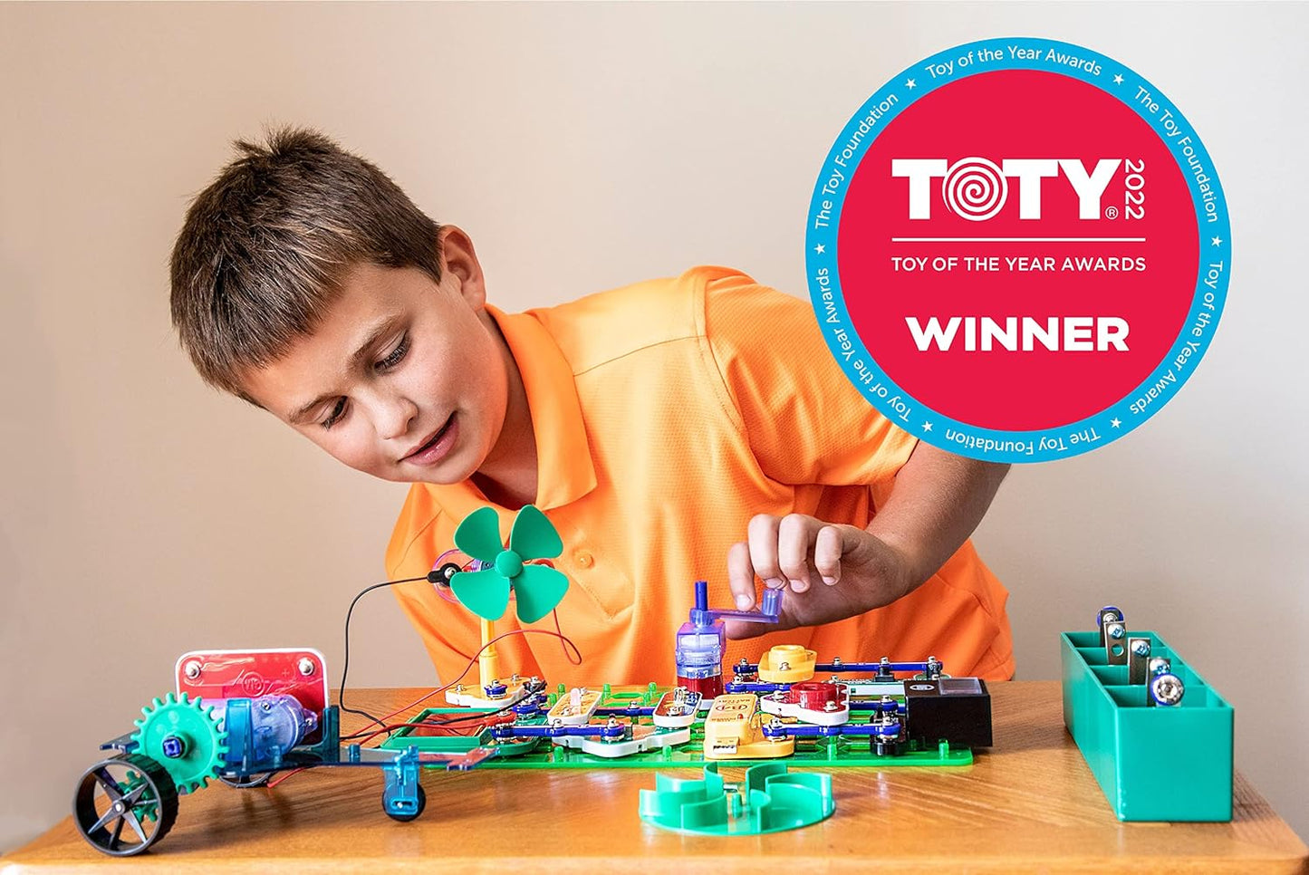 Snap Circuits “Arcade”, Electronics Exploration Kit, Stem Activities for Ages 8+, Full Color Project Manual (SCA-200)