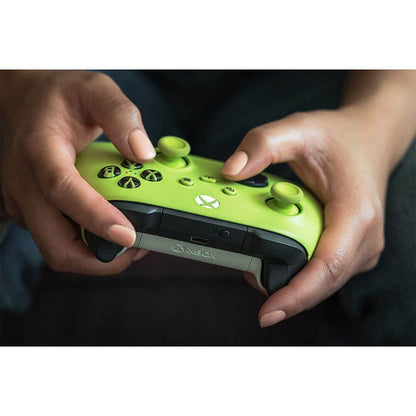 Xbox Wireless Controller Heart Breaker Special Edition - Wireless & Bluetooth Connectivity - New Hybrid D-Pad & Share Button - Featuring Textured Grip